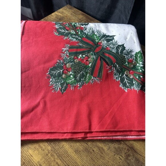 SunWeave Tablecloth Red Holly Christmas Vtg Rectangle Winter Pinecones 60 X 100" - Picture 10 of 11